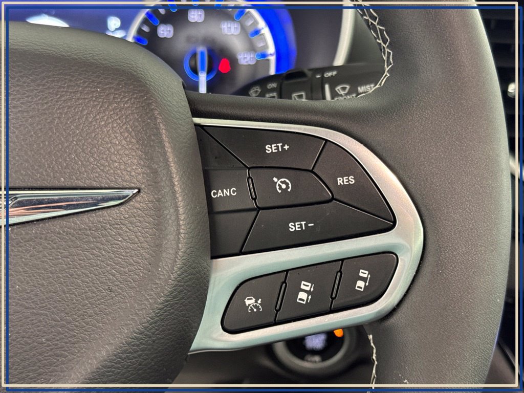Used 2026 Chrysler Pacifica Select FWD image 20