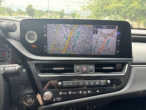 Used 2022 Lexus ES 350 w/ Premium Package FWD image 17