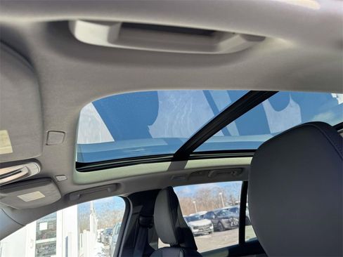 Certified 2026 Volvo XC90 B6 Plus w/ Protection Package Premier image 16