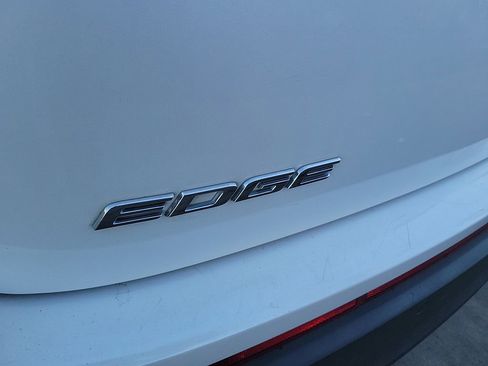 Used 2015 Ford Edge Titanium w/ Technology Package image 8