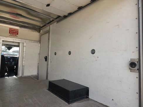 Used 2022 Ford Transit 350 DRW RWD image 15
