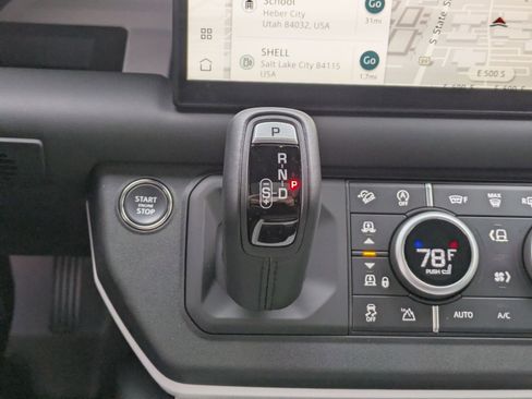 Used 2025 Land Rover Defender 130 X-Dynamic SE image 26