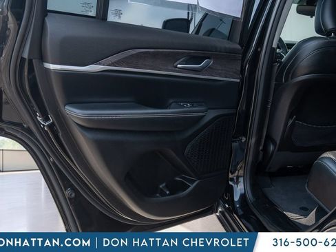 Used 2023 Jeep Grand Cherokee Limited w/ Black Appearance Package AWD/4WD image 19