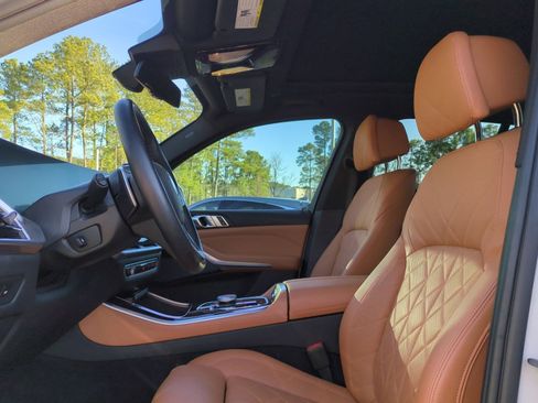 Used 2024 BMW X5 xDrive40i w/ Premium Package image 16