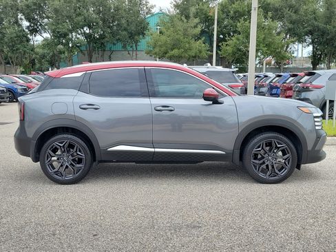 Certified 2025 Nissan Kicks SR FWD image 4