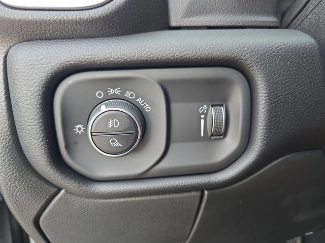 New 2026 RAM 3500 Big Horn AWD/4WD image 22
