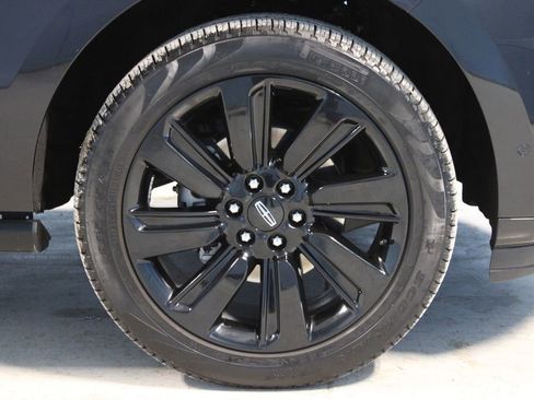 Used 2024 Lincoln Navigator L Reserve image 39