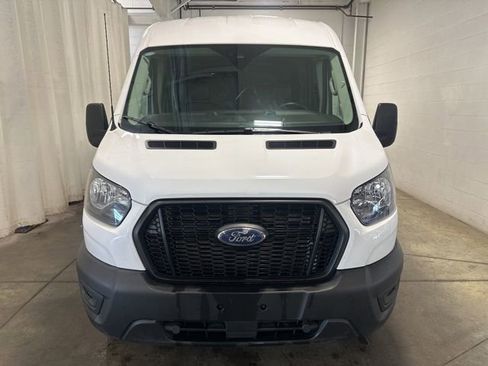 Used 2025 Ford Transit 250 148 Medium Roof RWD image 2