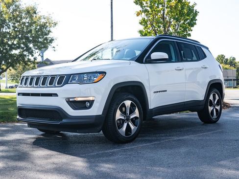 Used 2018 Jeep Compass Latitude w/ Popular Equipment Group image 5
