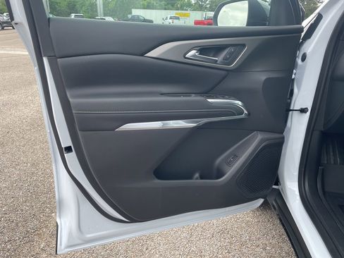 New 2026 Chevrolet Traverse LT w/ Sun and Wheel Package FWD image 12