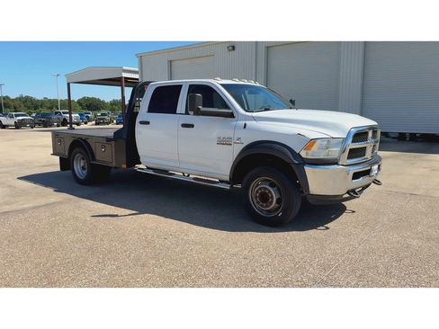 Used 2018 RAM 4500 Tradesman w/ Chrome Appearance Group AWD/4WD image 2