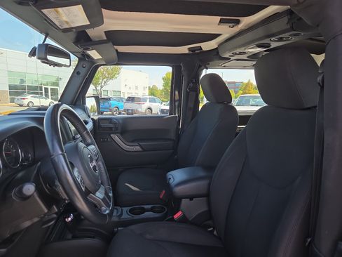 Used 2017 Jeep Wrangler Sport w/ Quick Order Package 24S AWD/4WD image 13