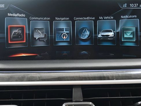 Used 2016 BMW 750i xDrive AWD/4WD image 26