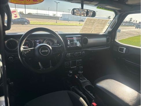 Used 2021 Jeep Gladiator Sport AWD/4WD image 12