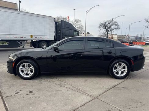 Used 2017 Dodge Charger SE image 8