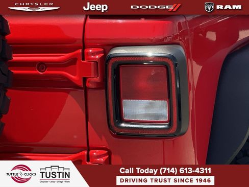 Used 2020 Jeep Wrangler Sport AWD/4WD image 9