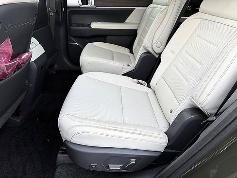 Certified 2025 Hyundai Santa Fe Calligraphy FWD image 8