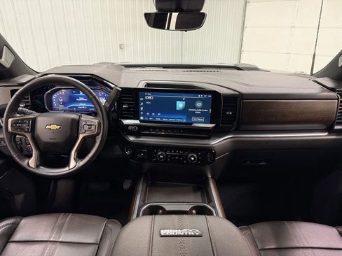 Used 2024 Chevrolet Silverado 2500 High Country w/ Technology Package image 13