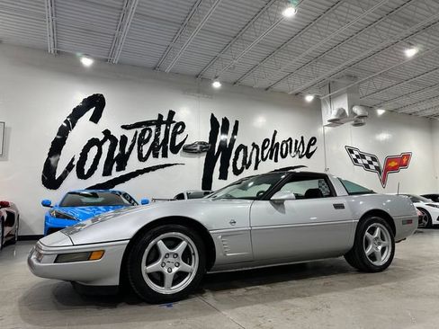 Used 1996 Chevrolet Corvette Coupe RWD image 28