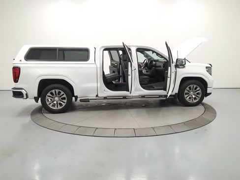 Used 2023 GMC Sierra 1500 Denali AWD/4WD image 17