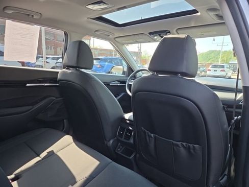 Used 2024 Kia Seltos EX AWD/4WD image 16