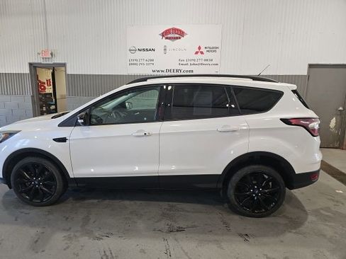 Used 2017 Ford Escape Titanium AWD/4WD image 6