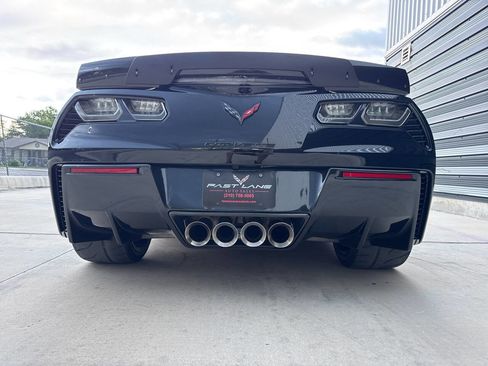 Used 2015 Chevrolet Corvette Z06 w/ 3LZ Preferred Equipment Group RWD image 17