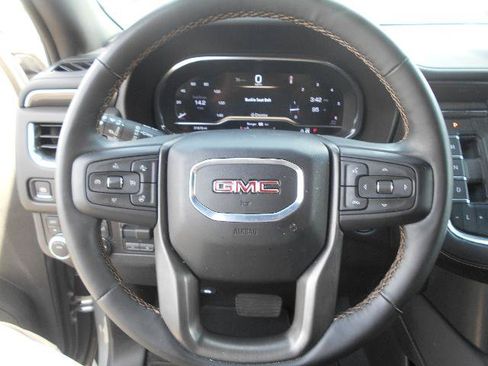 Used 2024 GMC Yukon XL AT4 w/ Technology Package AWD/4WD image 4