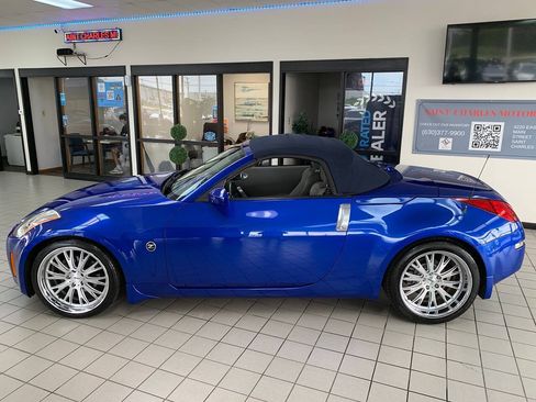 Used 2004 Nissan 350Z Touring RWD image 3