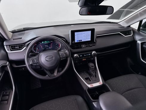 Used 2025 Toyota RAV4 XLE image 21