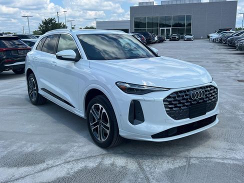 Certified 2025 Audi Q5 Premium Plus w/ Premium Plus AWD/4WD image 3