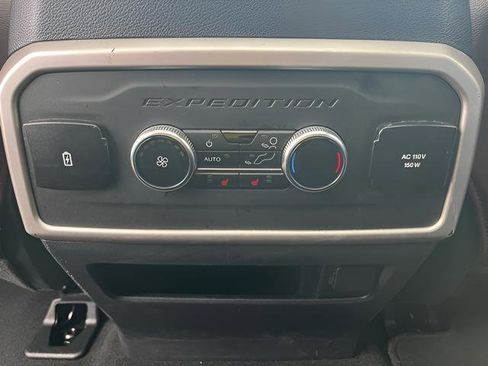 Used 2024 Ford Expedition Limited image 34