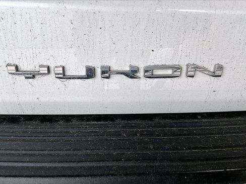 Used 2022 GMC Yukon Denali w/ Denali Premium Package image 9