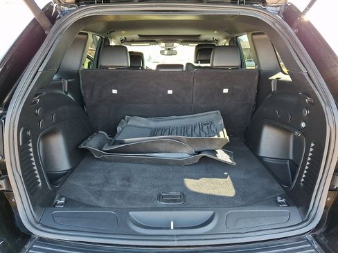 Used 2021 Jeep Grand Cherokee Limited w/ Trailer Tow Group IV image 29