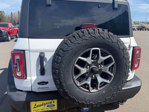 Used 2023 Ford Bronco Badlands AWD/4WD image 3
