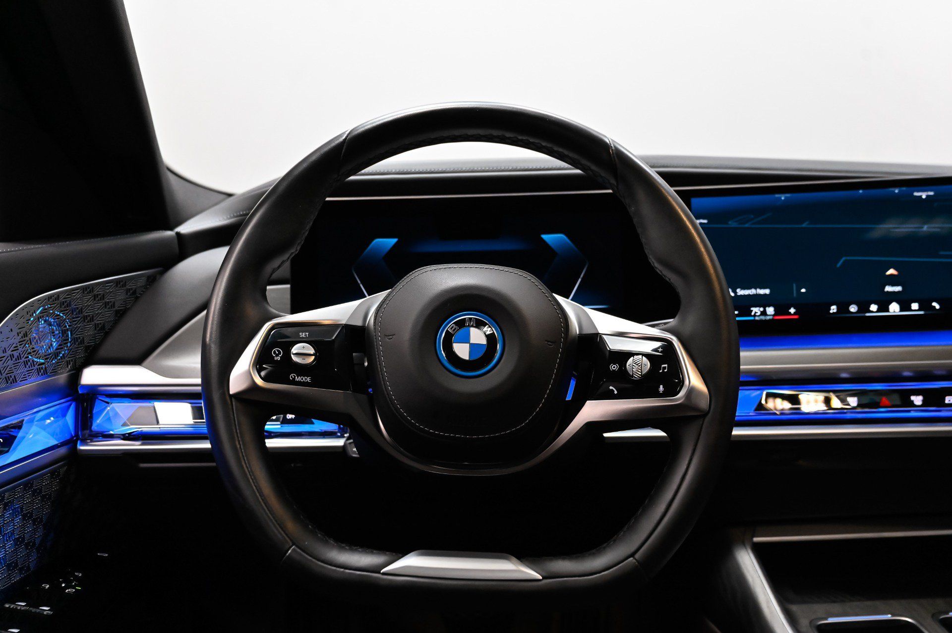 Used 2023 BMW i7 xDrive60 AWD/4WD image 36
