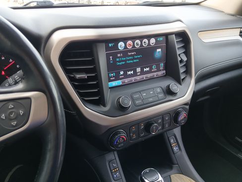 Used 2019 GMC Acadia Denali w/ Technology Package AWD/4WD image 13