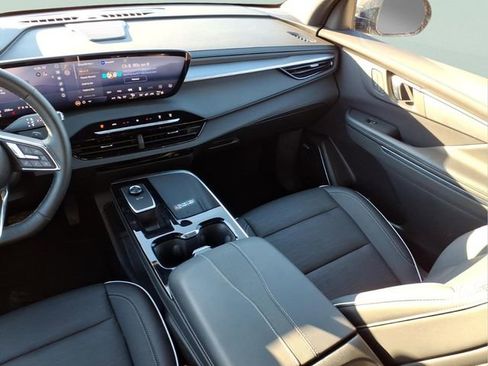 Used 2025 Buick Enclave Sport Touring image 15