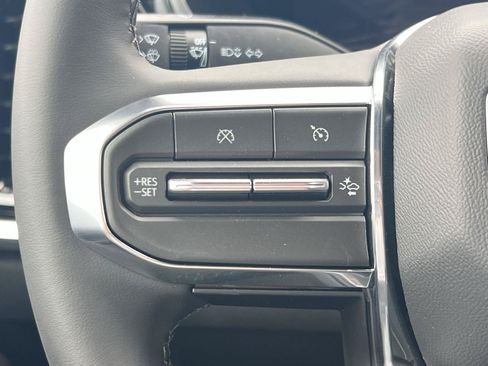 New 2026 GMC Canyon Elevation w/ LPO, Black Badging Package RWD image 13