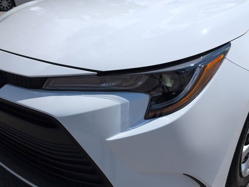 Used 2026 Toyota Corolla LE FWD image 7