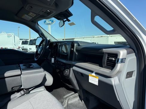 New 2026 Ford F550 4x4 Supercab Super Duty image 17
