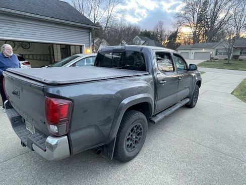 Used 2019 Toyota Tacoma SR5 image 5