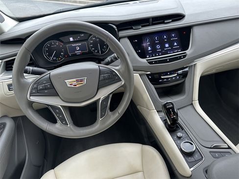 Used 2020 Cadillac XT5 Premium Luxury image 31