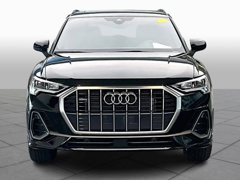 Used 2023 Audi Q3 2.0T Premium w/ Convenience Package image 3