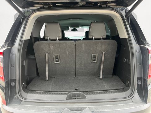Used 2021 GMC Acadia SLT w/ Elevation Edition FWD image 12