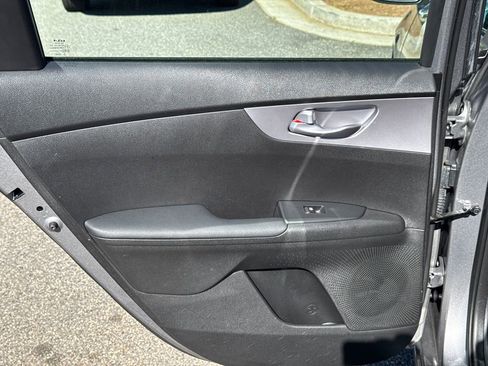 Used 2023 Kia Forte LXS w/ LXS Technology Package FWD image 21