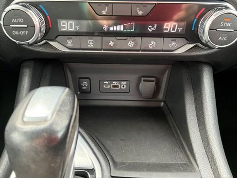 Certified 2024 Nissan Sentra SR w/ Lighting Package image 18