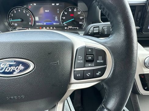 Used 2023 Ford Explorer XLT w/ Equipment Group 202A AWD/4WD image 17
