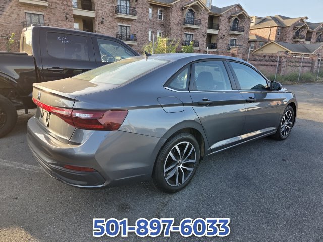 Used 2025 Volkswagen Jetta SE FWD image 5