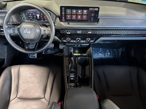 Used 2025 Honda Accord Sport image 16